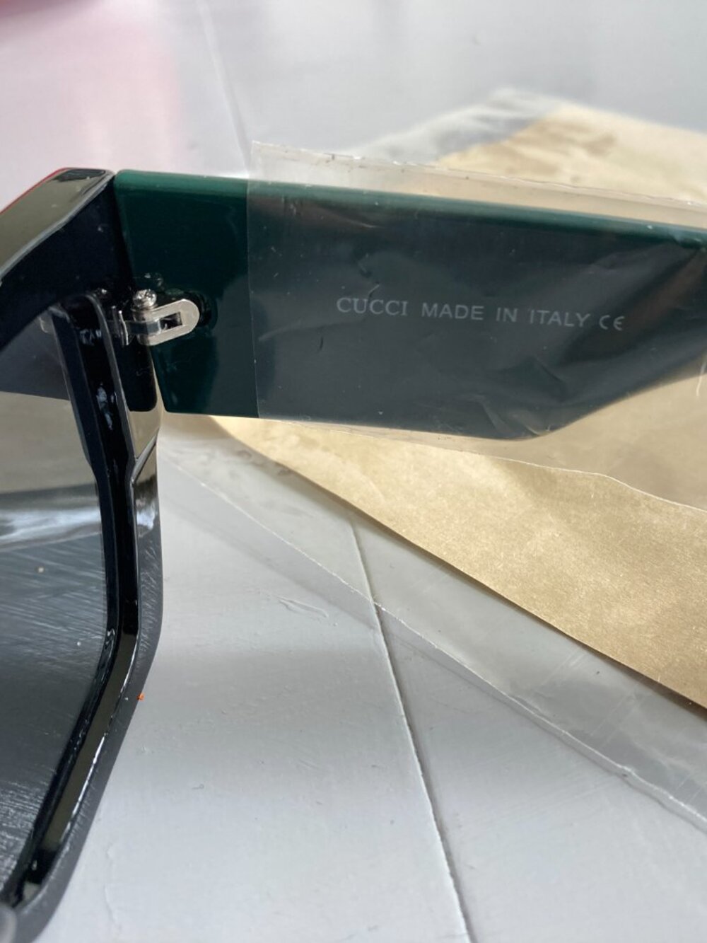 New Gucci Sunglasses Red/Green Arms Logo MOTHERS DAY - Picture 4 of 7